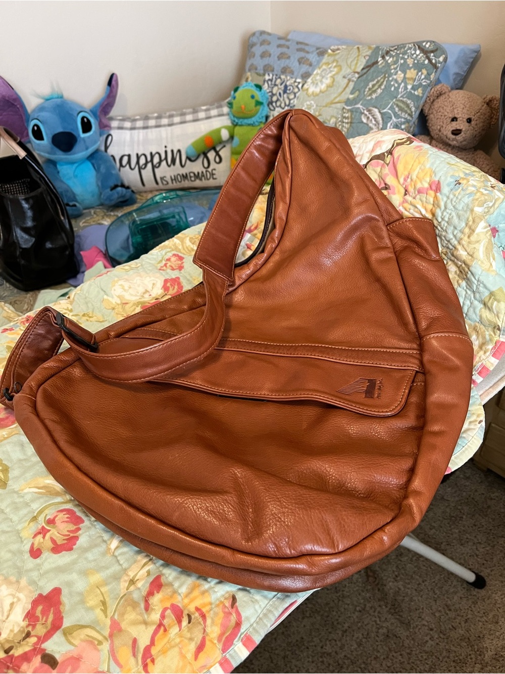 Ameribag Brown Leather Shoulder Bag
XXL